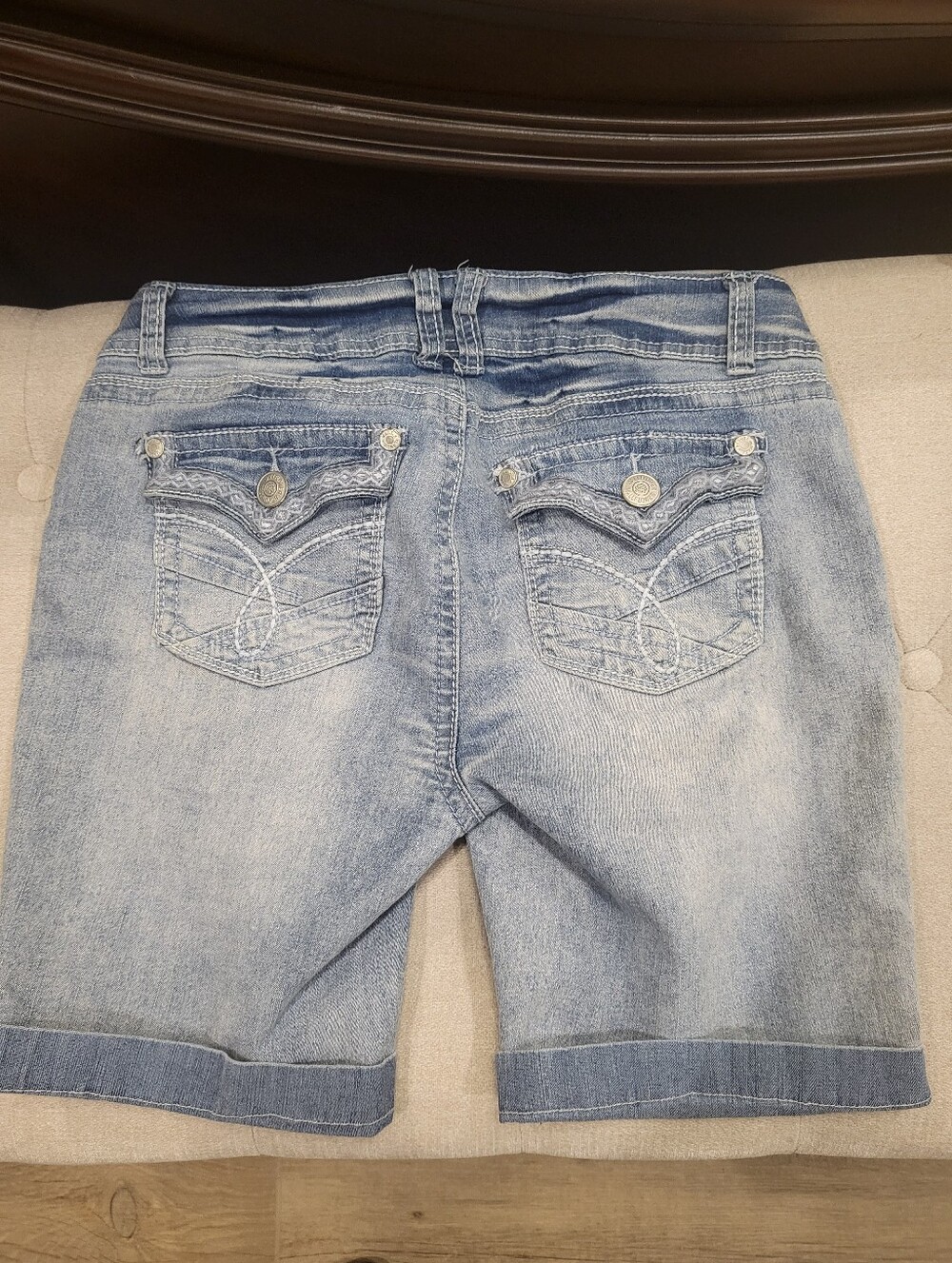 Wallflower Burmuda Shorts Size 3